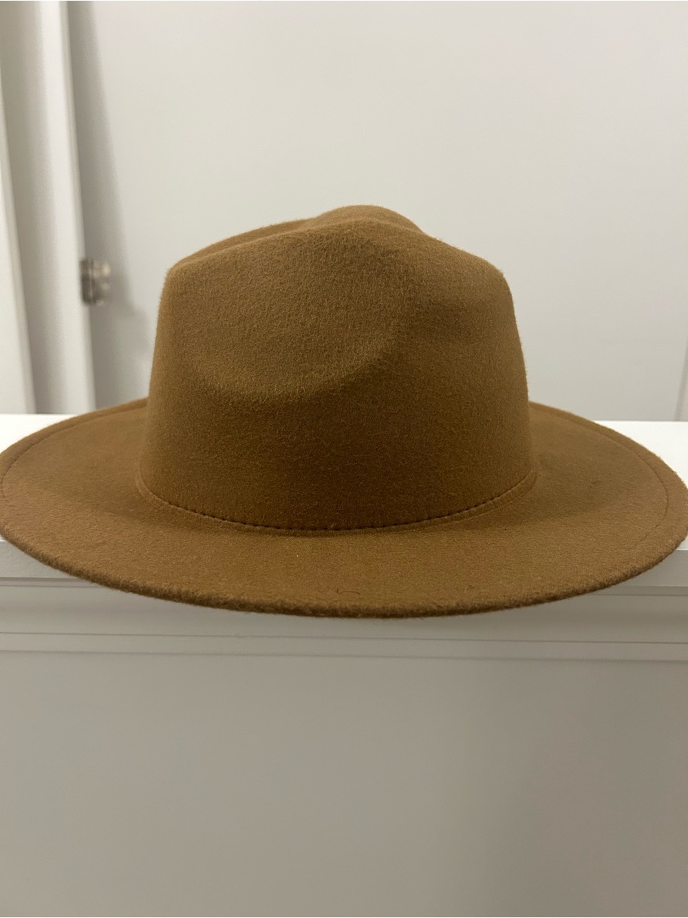 Classic Wide-Brim Felt Hat in Camel